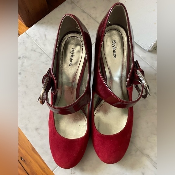 Style and Co, 8 women’s, red suede and patent leather Mary Jane heels - Picture 3 of 6